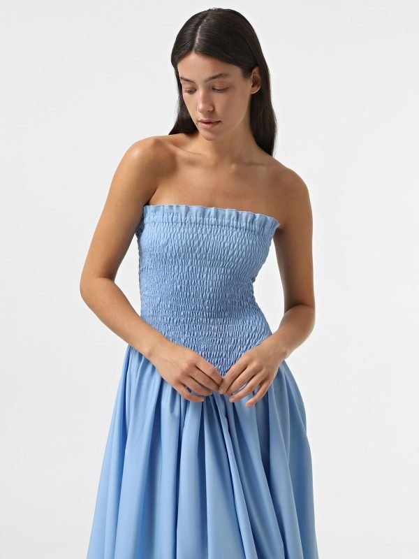 Vestido midi top con banda elástica es azul